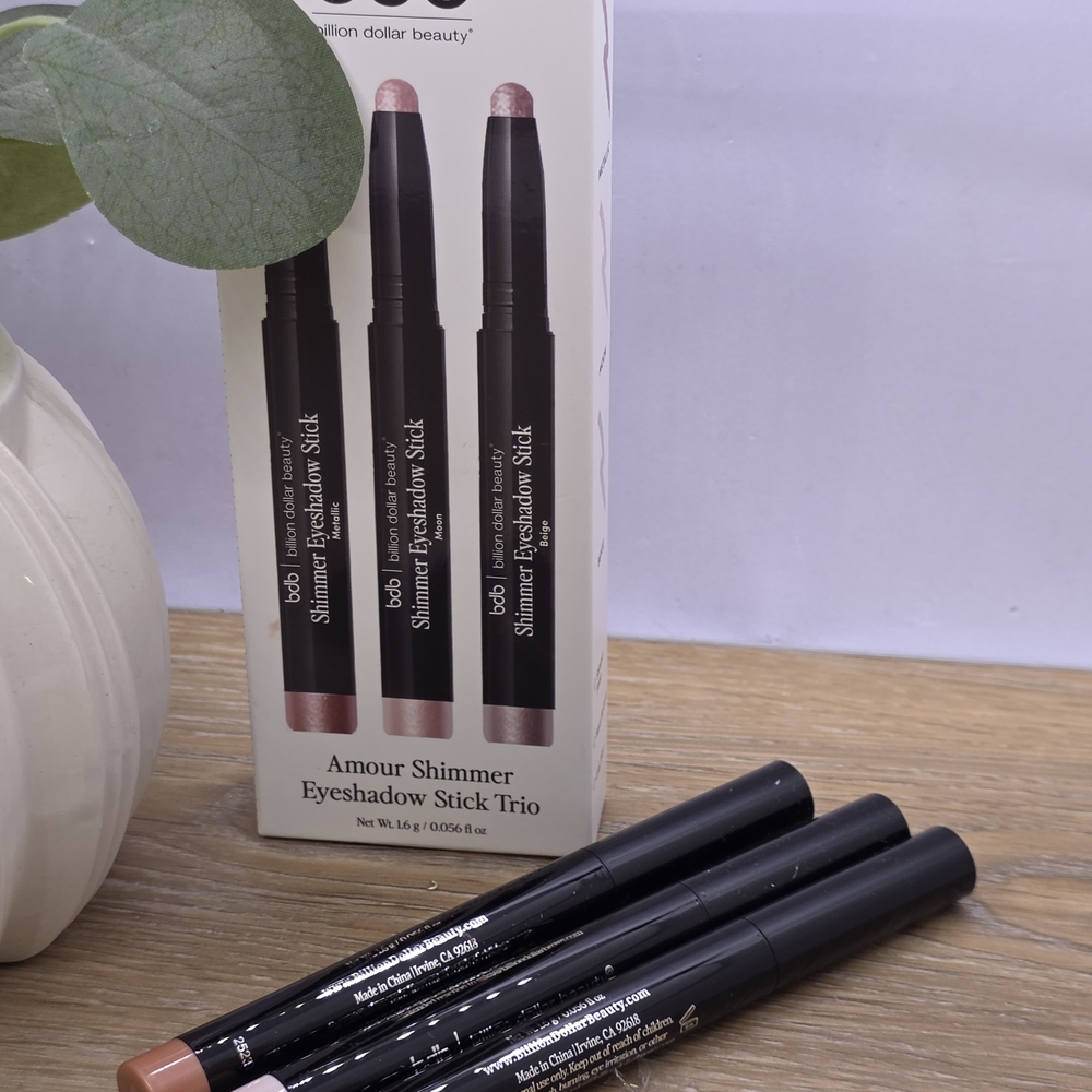 bdb Billion Dollar Beauty Amour Shimmer Eyeshadow Stick Trio — Soft Colors NEW!